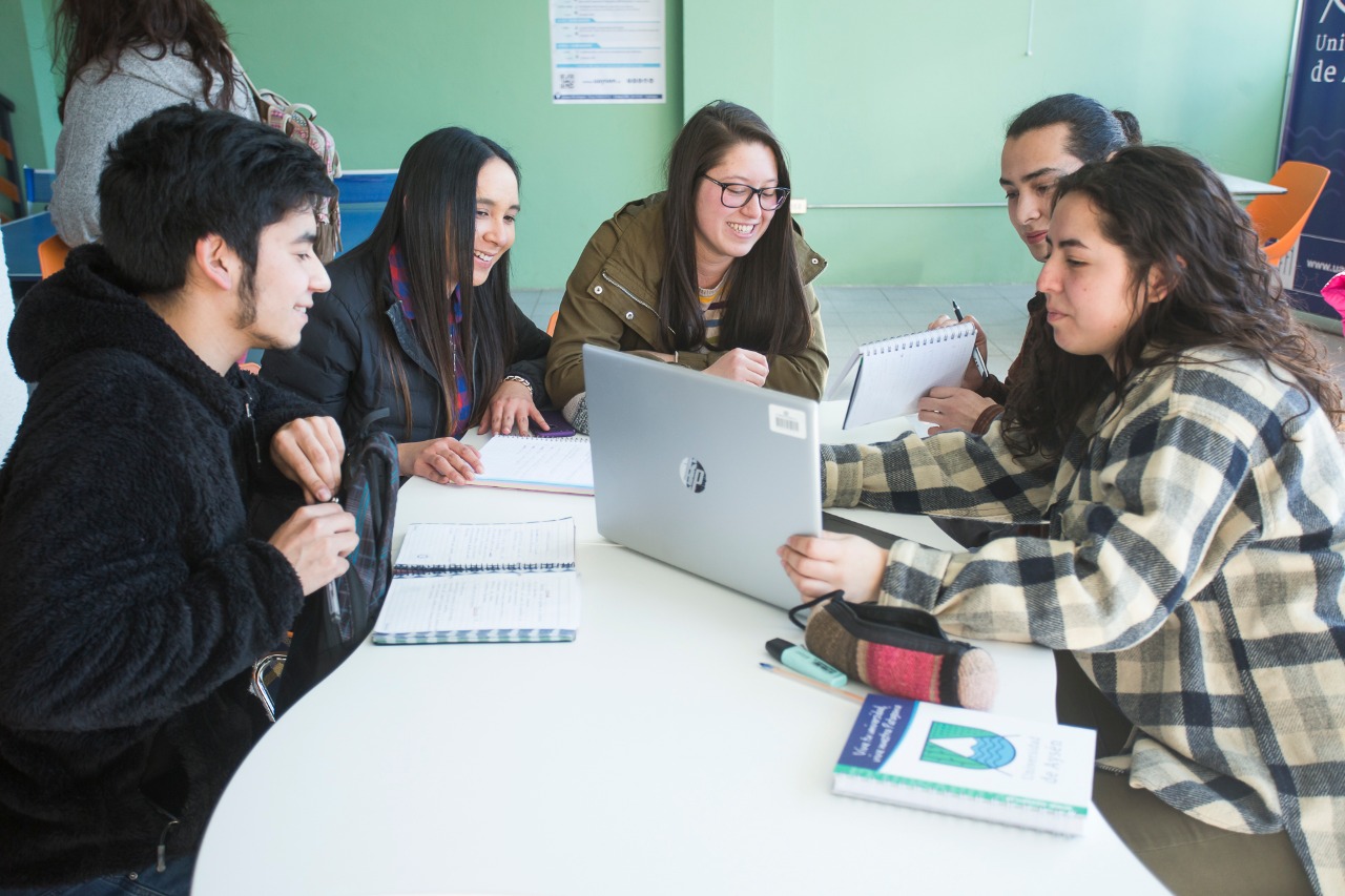 UAysén imparte preuniversitario gratuito a 310 jóvenes de 28 establecimientos de la región