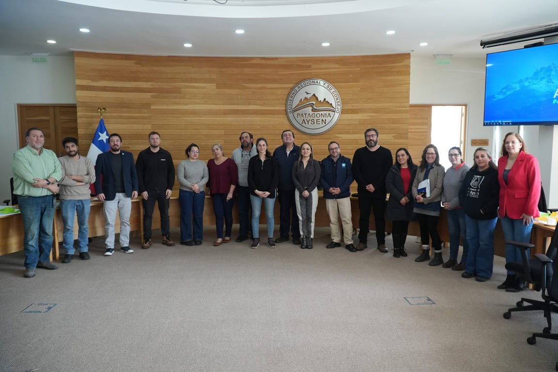 Taller del Barómetro Regional Aysén 2025 reunió a actores clave para reflexionar sobre el desarrollo regional