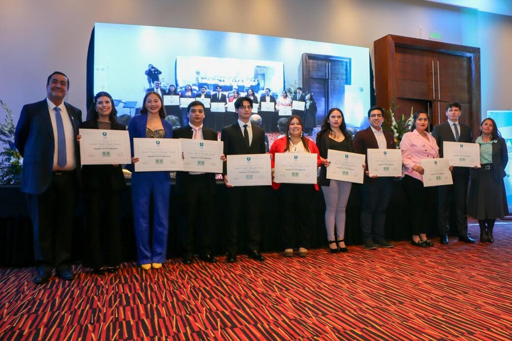 Más de 100 nuevos profesionales se titularon de la  Universidad de Aysén en emotiva ceremonia