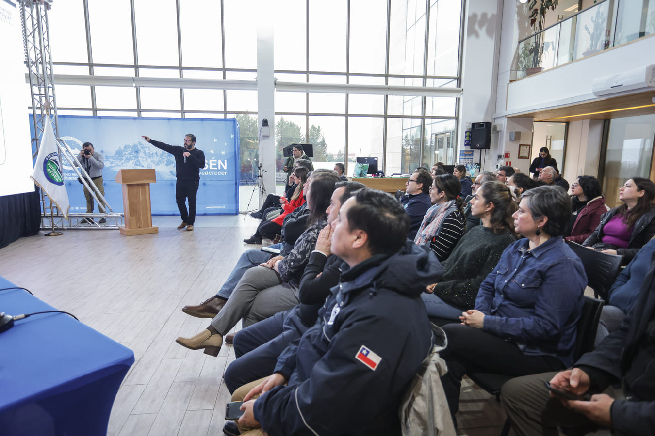 UAysén presenta primer Barómetro Regional   como aporte clave al desarrollo territorial