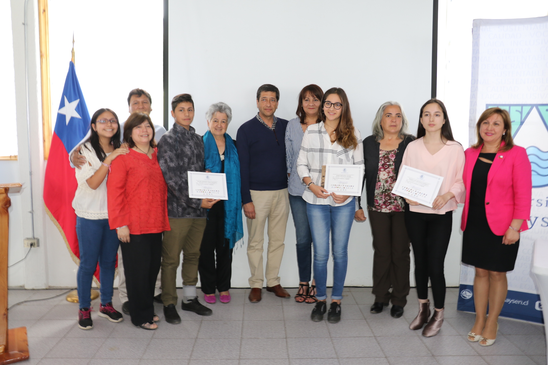 Mejores puntajes PSU y Mérito Académico de la región de Aysén recibieron distinción