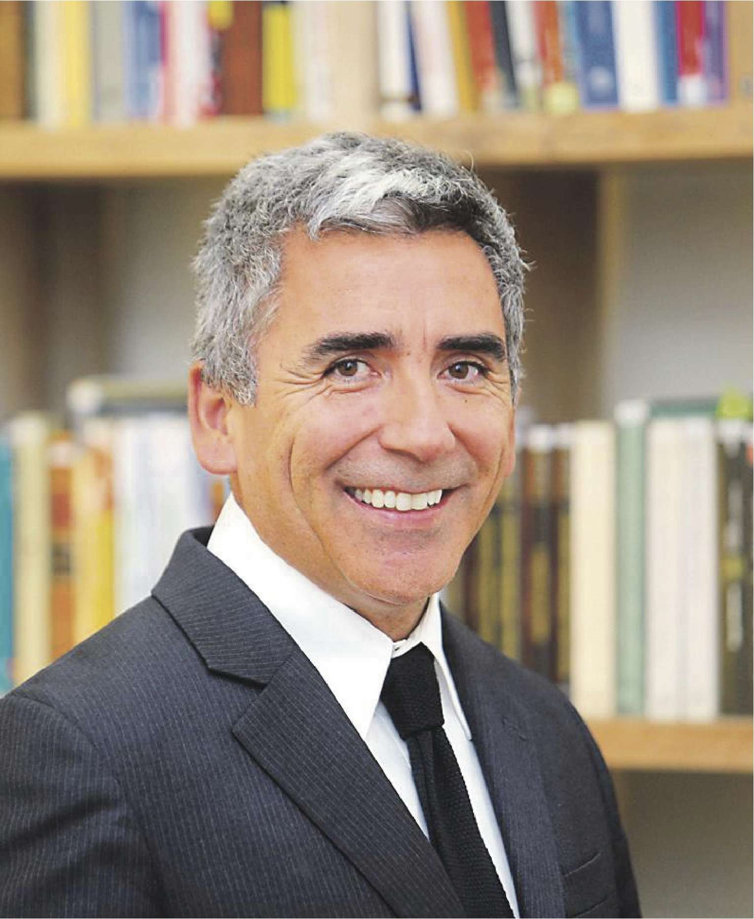 Rector Carlos Peña realiza conversatorio en la Universidad de Aysén