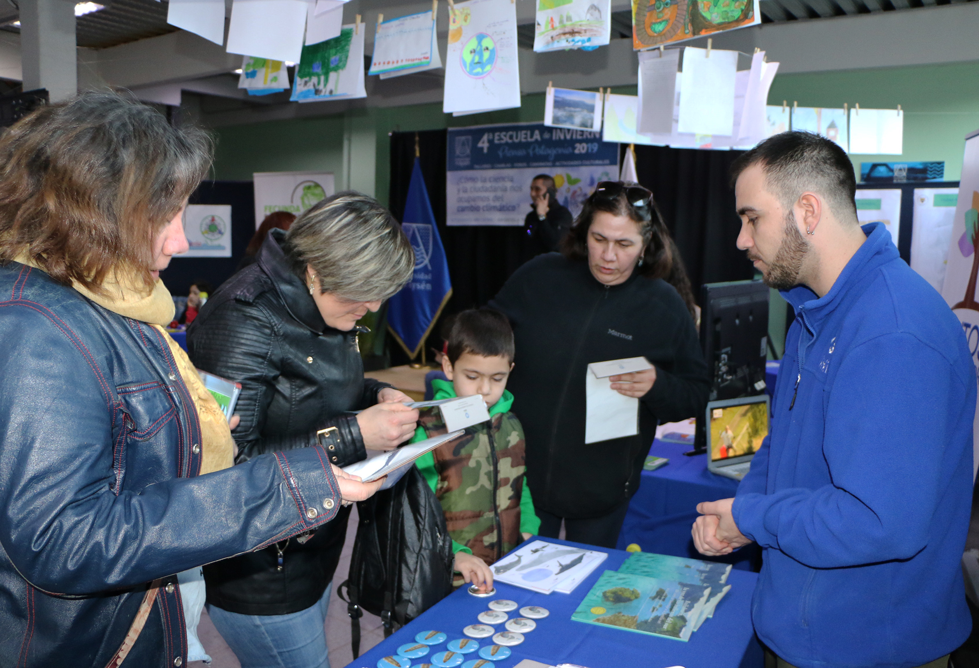 Con Feria Ciudadana por el Cambio Climático Universidad de Aysén cierra su 4ª Escuela de Invierno Piensa Patagonia